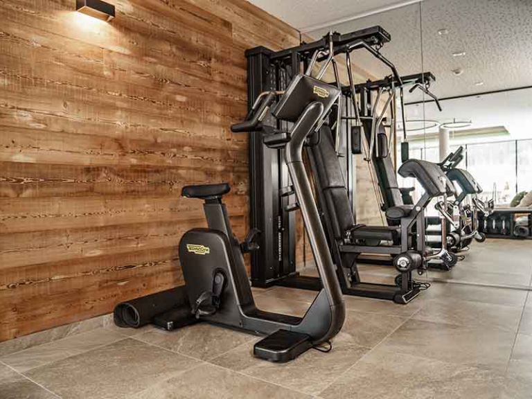 Genießen Sie den privaten Fitnessraum im privaten Luxuschalet