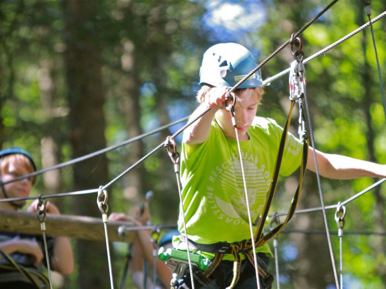 Hochseilgarten im Abenteuerpark in Schladming Österreich